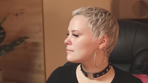 Snapshot of likaaberry chatting on November 2025 12:31:02 PM likaaberry online show from November 2025 12:31:02 PM