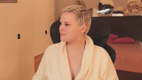 Snapshot of likaaberry chatting on November 2025 11:43:02 AM likaaberry online show from November 2025 11:43:02 AM