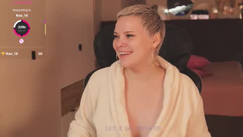 Snapshot of likaaberry chatting on November 2025 12:06:01 PM likaaberry online show from November 2025 12:06:01 PM