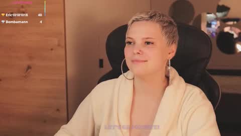 Snapshot of likaaberry chatting on November 2025 11:08:02 PM likaaberry online show from November 2025 11:08:02 PM