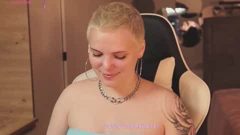 Snapshot of likaaberry chatting on December 2025 03:29:01 PM likaaberry online show from December 2025 03:29:01 PM