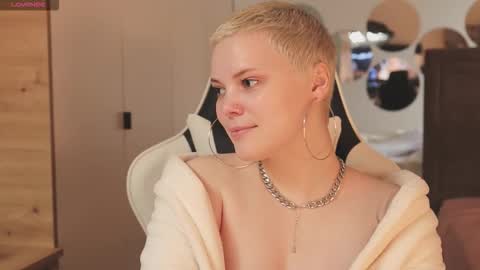 Snapshot of likaaberry chatting on December 2025 12:01:01 PM likaaberry online show from December 2025 12:01:01 PM