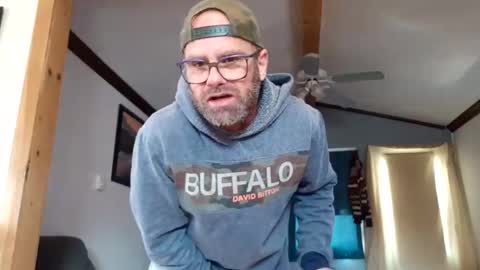 St pierre online show from April 2026 03:37:02 PM