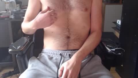 Snapshot of likethebonobo chatting on October 2025 02:05:02 PM likethebonobo online show from October 2025 02:05:02 PM