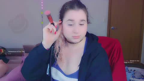 Snapshot of lil_alison_heart chatting on December 2024 02:43:02 PM Lil Alison Heart online show from December 2024 02:43:02 PM