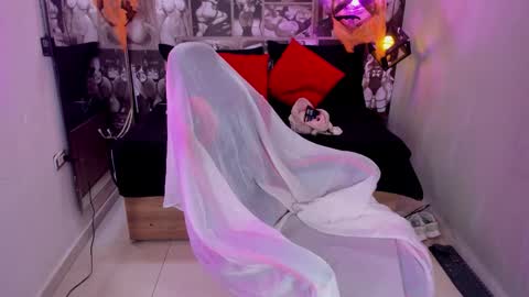 Lili Cey online show from October 2025 08:42:02 PM