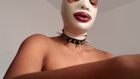 Lilith online show from February 2026 06:04:01 PM