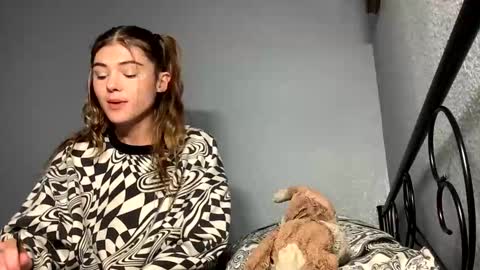 lil_luca online show from October 2025 02:12:02 AM