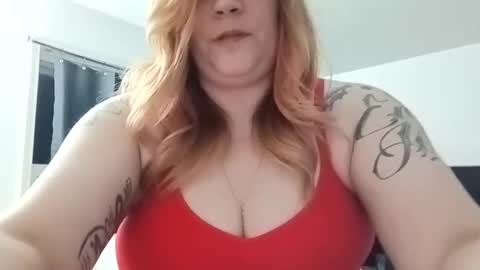 Snapshot of lil_nelli8 chatting on May 2026 06:40:02 AM lil_nelli8 online show from May 2026 06:40:02 AM