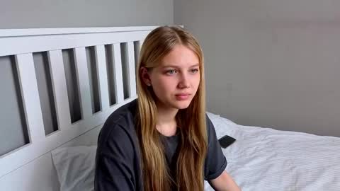 Emma online show from April 2026 06:03:02 AM