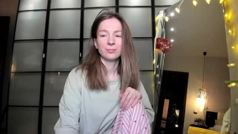 Snapshot of lil_uff chatting on May 2026 09:21:01 PM aka princessmaya online show from May 2026 09:21:01 PM