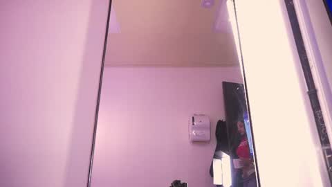 Snapshot of lila_cohen chatting on June 2026 02:03:01 AM L I L A online show from June 2026 02:03:01 AM
