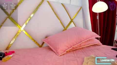 Snapshot of lila_pinky_ chatting on April 2026 12:03:01 PM lila_pinky_ online show from April 2026 12:03:01 PM