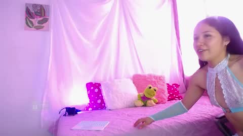 Snapshot of lila_sweet18 chatting on May 2026 08:38:02 PM LILA online show from May 2026 08:38:02 PM