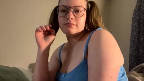 Snapshot of lilaccandy chatting on November 2025 02:32:01 AM lilaccandy online show from November 2025 02:32:01 AM