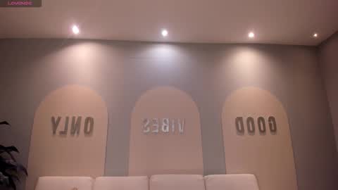 Lila West online show from November 2025 11:20:01 AM