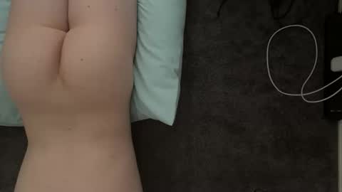 Snapshot of lilbenny05 chatting on January 2025 04:15:01 AM lilbenny05 online show from January 2025 04:15:01 AM