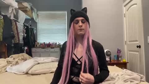 Snapshot of lilbimbo420 chatting on November 2025 08:47:01 PM Kristin online show from November 2025 08:47:01 PM