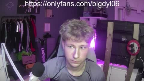 Snapshot of lildyl06 chatting on January 2026 08:52:01 AM lildyl06 online show from January 2026 08:52:01 AM