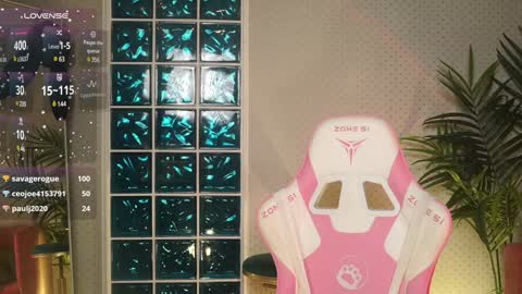 Lili online show from December 2024 12:01:02 PM