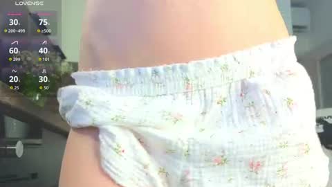 Snapshot of lili__roze_ chatting on July 2026 05:13:02 AM lili__roze_ online show from July 2026 05:13:02 AM
