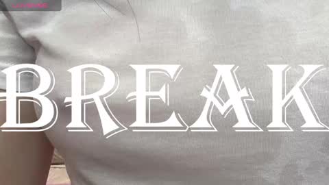 Lilli  follow me kiss online show from February 2025 11:57:02 AM