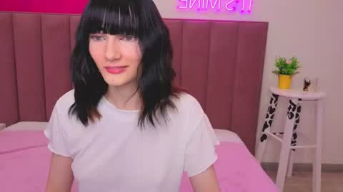 Lilli  follow me kiss online show from June 2026 11:46:01 AM