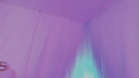 Lili online show from November 2025 05:01:02 PM