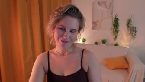 Lilian online show from November 2025 12:21:01 AM