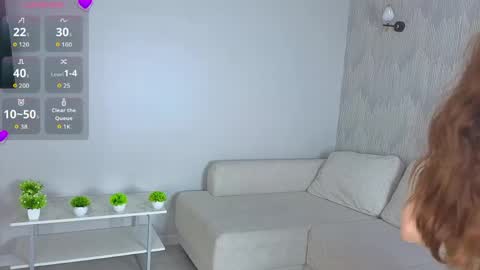 Hi I am Luna online show from April 2026 03:07:01 PM