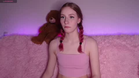 Snapshot of lilianlahot chatting on May 2026 05:07:02 PM Lilly online show from May 2026 05:07:02 PM