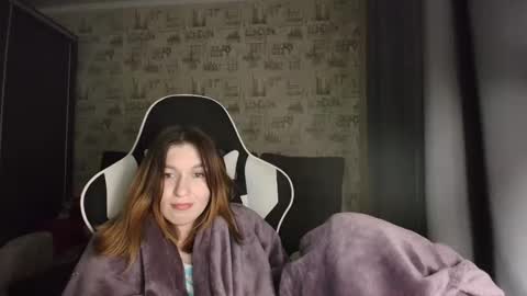 liliawoolf online show from November 2025 07:30:01 PM