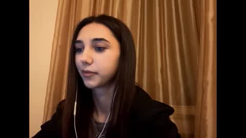 Lina online show from September 2025 11:06:02 PM