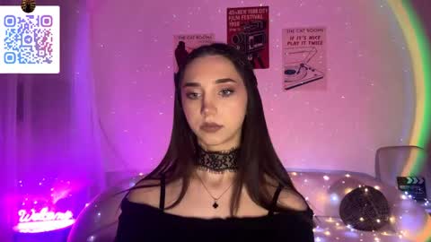 Lina online show from April 2026 10:49:01 PM