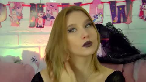 LiliLinn online show from October 2025 04:35:02 AM