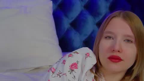 LiliLinn online show from November 2025 04:39:02 AM