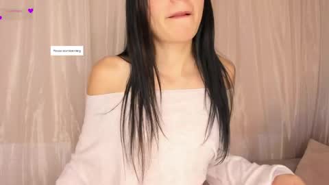 Snapshot of lilily_lv chatting on June 2026 02:08:02 PM Lilly online show from June 2026 02:08:02 PM