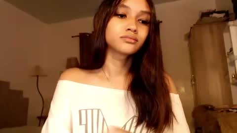 Chloe online show from October 2025 05:40:01 AM