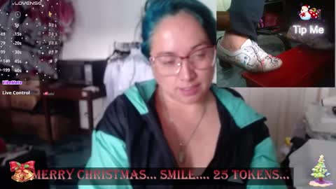 Laura lopez online show from December 2024 03:12:02 PM