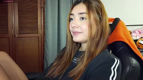 Snapshot of lilith_cruzz chatting on October 2025 05:07:01 AM Lilith online show from October 2025 05:07:01 AM