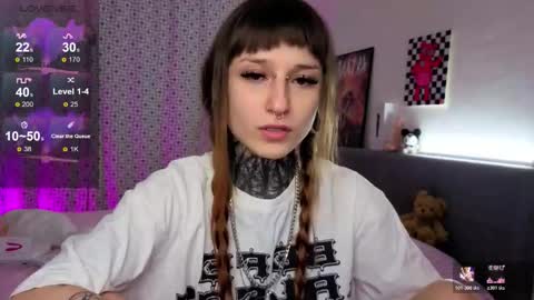 lilith_poison online show from December 2025 06:15:02 PM