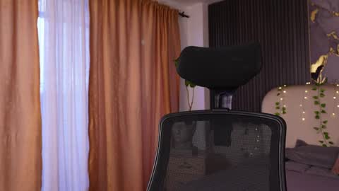 Lilith online show from May 2026 02:25:01 PM