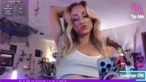 Snapshot of lilithohfish chatting on October 2025 04:18:01 PM Lilithohfish online show from October 2025 04:18:01 PM