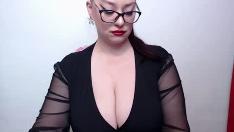 Snapshot of lilithserendipity chatting on January 2025 04:43:01 AM LILITHSERENDIPITY online show from January 2025 04:43:01 AM