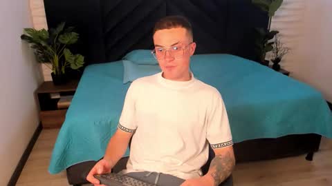 Lil James online show from November 2025 07:49:02 PM