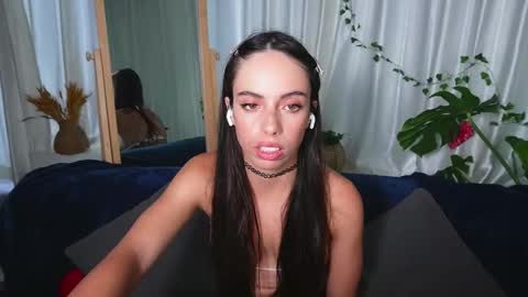 Lill Dayna online show from November 2025 08:53:02 AM