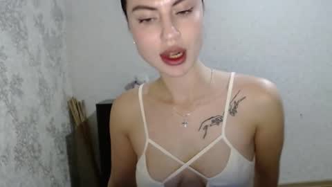 Snapshot of lillalovly chatting on November 2025 09:32:02 AM Lilla online show from November 2025 09:32:02 AM