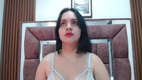 Lilly  online show from September 2025 07:39:01 PM