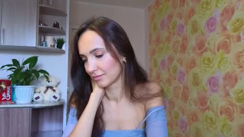 Lillian online show from November 2025 06:12:01 AM