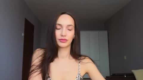 Lillian online show from March 2026 07:03:02 AM